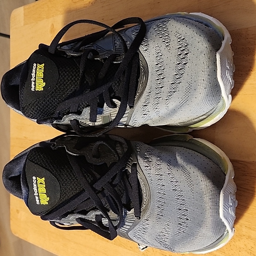 New Balance Rubix in men's 10. Used with much life & use remaining! Thanks🤓